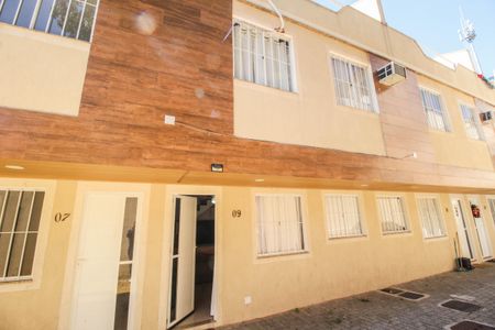 Casa de condomínio para alugar com 88m², 2 quartos e 1 vagaFachada