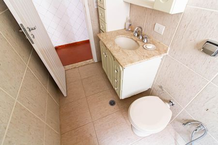 Casa à venda com 211m², 4 quartos e 4 vagasBanheiro