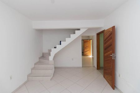 Casa à venda com 156m², 4 quartos e 2 vagasSala