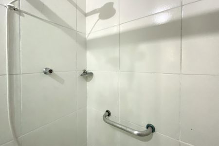 Banheiro de kitnet/studio para alugar com 1 quarto, 50m² em São Paulo, Belo Horizonte