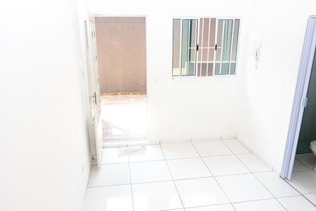 Quarto/Cozinha de casa para alugar com 1 quarto, 22m² em Socorro, São Paulo