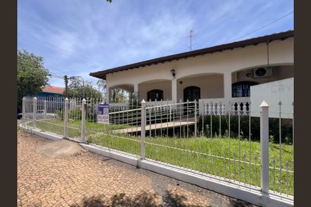 Casa para alugar com 480m², 5 quartos e 3 vagasFachada