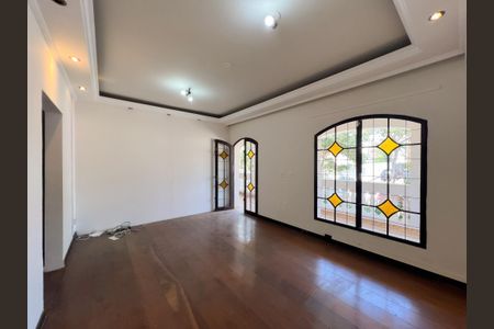 Casa para alugar com 480m², 5 quartos e 3 vagasSala