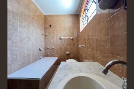 Casa para alugar com 480m², 5 quartos e 3 vagasBanheiro da Suíte