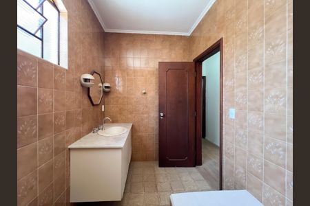 Casa para alugar com 480m², 5 quartos e 3 vagasBanheiro da Suíte