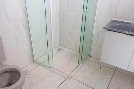 Banheiro de kitnet/studio para alugar com 1 quarto, 30m² em Socorro, São Paulo