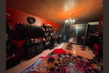 Casa à venda com 100m², 2 quartos e 2 vagasQuarto