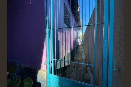 Casa à venda com 100m², 2 quartos e 2 vagasCorredor