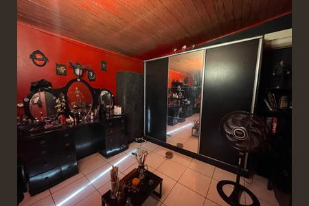 Casa à venda com 100m², 2 quartos e 2 vagasQuarto