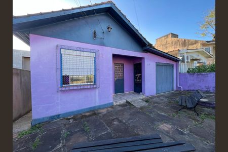 Casa à venda com 100m², 2 quartos e 2 vagasFachada