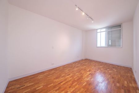 Apartamento à venda com 105m², 3 quartos e 1 vagaSuíte