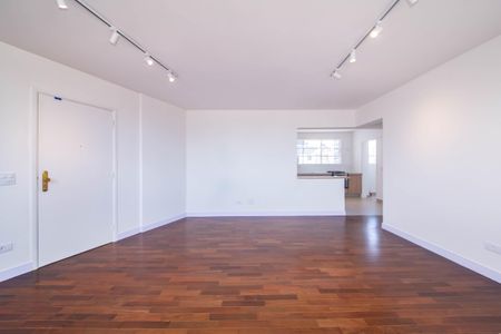 Sala de apartamento à venda com 3 quartos, 105m² em Cerqueira César, São Paulo