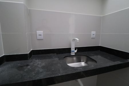 Cozinha de kitnet/studio para alugar com 1 quarto, 20m² em Martins, Uberlândia