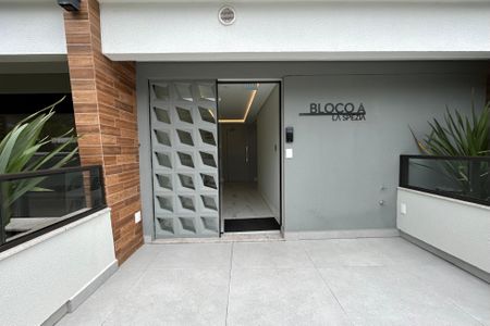 Apartamento para alugar com 75m², 2 quartos e 2 vagas Apartamento para alugar com 75m², 2 quartos e 2 vagasFachada do bloco