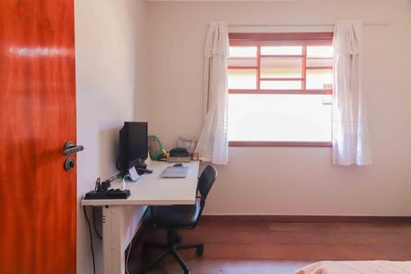 Casa à venda com 183m², 3 quartos e 4 vagasSuíte 2