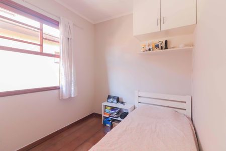 Casa à venda com 183m², 3 quartos e 4 vagasSuíte 2