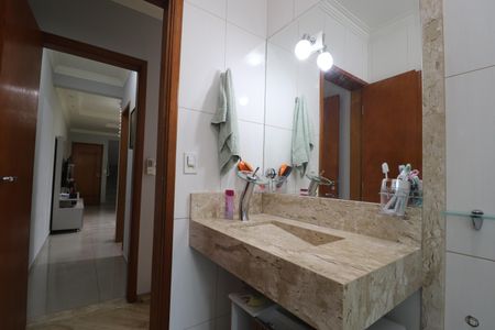 Apartamento à venda com 108m², 2 quartos e 2 vagasBanheiro Quarto 1 suíte