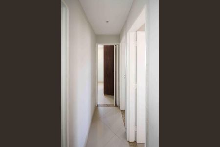 Corredor de apartamento à venda com 3 quartos, 60m² em Vila Alpina, São Paulo