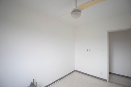 Quarto 2 de apartamento para alugar com 2 quartos, 70m² em Colubandê, São Gonçalo