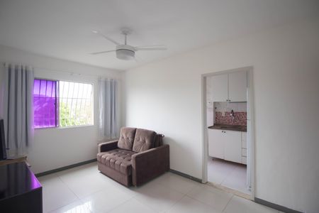 Sala de apartamento para alugar com 2 quartos, 70m² em Colubandê, São Gonçalo