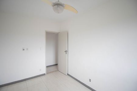 Quarto 2 de apartamento para alugar com 2 quartos, 70m² em Colubandê, São Gonçalo