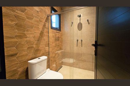 Casa de condomínio à venda com 408m², 4 quartos e 8 vagas Casa de condomínio à venda com 408m², 4 quartos e 8 vagasÁrea gourmet - Banheiro