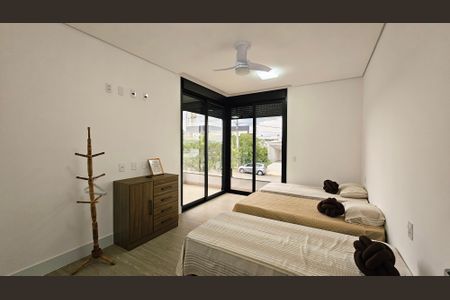 Casa de condomínio à venda com 408m², 4 quartos e 8 vagas Casa de condomínio à venda com 408m², 4 quartos e 8 vagasQuarto 1