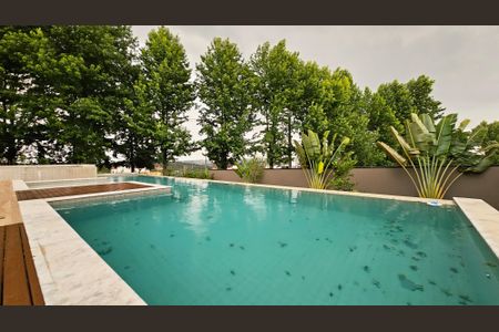 Casa de condomínio à venda com 408m², 4 quartos e 8 vagas Casa de condomínio à venda com 408m², 4 quartos e 8 vagasÁrea comum