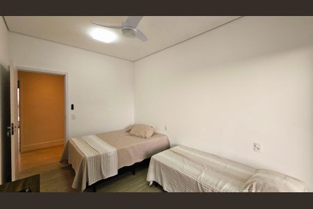 Casa de condomínio à venda com 408m², 4 quartos e 8 vagas Casa de condomínio à venda com 408m², 4 quartos e 8 vagasSuíte 2