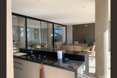 Casa de condomínio à venda com 408m², 4 quartos e 8 vagas Casa de condomínio à venda com 408m², 4 quartos e 8 vagasÁrea gourmet