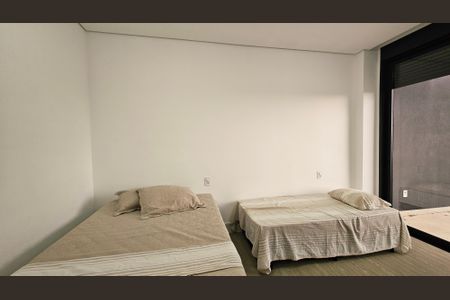 Casa de condomínio à venda com 408m², 4 quartos e 8 vagas Casa de condomínio à venda com 408m², 4 quartos e 8 vagasSuíte 2