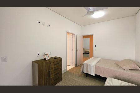 Casa de condomínio à venda com 408m², 4 quartos e 8 vagas Casa de condomínio à venda com 408m², 4 quartos e 8 vagasSuíte 2