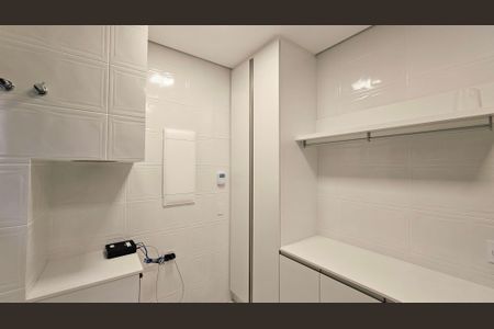 Casa de condomínio à venda com 408m², 4 quartos e 8 vagas Casa de condomínio à venda com 408m², 4 quartos e 8 vagasÁrea de Serviço