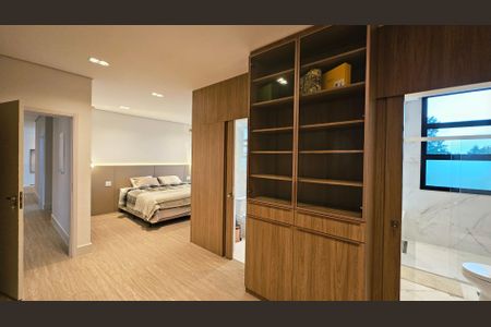 Casa de condomínio à venda com 408m², 4 quartos e 8 vagas Casa de condomínio à venda com 408m², 4 quartos e 8 vagasSuíte 1