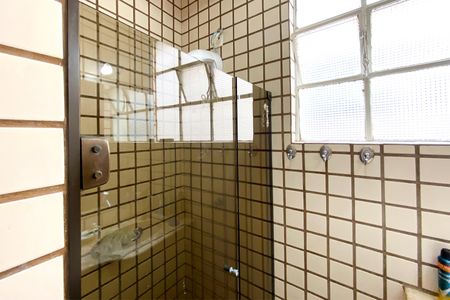 Apartamento para alugar com 130m², 3 quartos e 1 vaga Apartamento para alugar com 130m², 3 quartos e 1 vagaBanheiro da Suíte 1