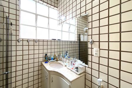 Apartamento para alugar com 130m², 3 quartos e 1 vaga Apartamento para alugar com 130m², 3 quartos e 1 vagaBanheiro da Suíte 1