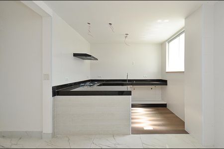 Apartamento à venda com 90m², 2 quartos e 2 vagasCozinha