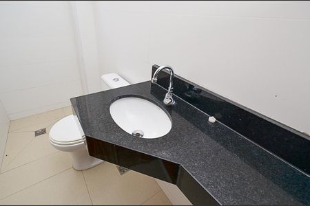 Apartamento à venda com 90m², 2 quartos e 2 vagasBanheiro Social