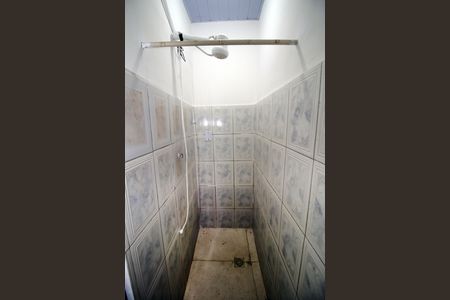 Banheiro de kitnet/studio para alugar com 1 quarto, 40m² em Penha Circular, Rio de Janeiro