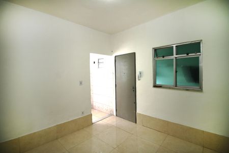 Sala/Quarto de kitnet/studio para alugar com 1 quarto, 40m² em Penha Circular, Rio de Janeiro