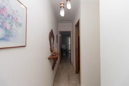 Casa à venda com 110m², 3 quartos e 2 vagasCorredor dos Quartos