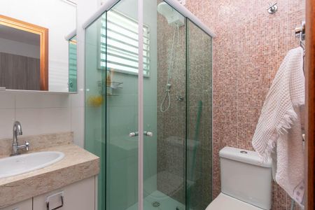 Casa à venda com 110m², 3 quartos e 2 vagasBanheiro da Suíte