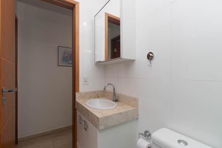 Casa à venda com 110m², 3 quartos e 2 vagasBanheiro