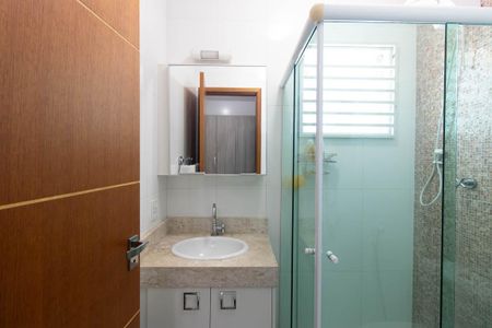 Casa à venda com 110m², 3 quartos e 2 vagasBanheiro da Suíte