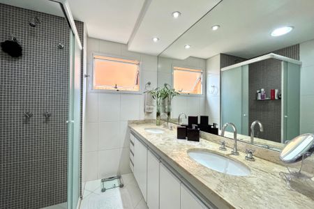 Apartamento para alugar com 158m², 3 quartos e 2 vagas Apartamento para alugar com 158m², 3 quartos e 2 vagasBanheiro da Suíte 3