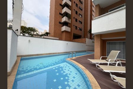 Apartamento para alugar com 158m², 3 quartos e 2 vagas Apartamento para alugar com 158m², 3 quartos e 2 vagasÁrea comum - Piscina