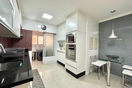 Apartamento para alugar com 158m², 3 quartos e 2 vagas Apartamento para alugar com 158m², 3 quartos e 2 vagasCozinha