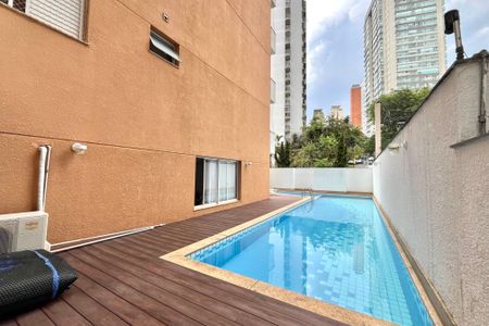 Apartamento para alugar com 158m², 3 quartos e 2 vagas Apartamento para alugar com 158m², 3 quartos e 2 vagasÁrea comum - Piscina