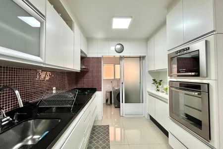 Apartamento para alugar com 158m², 3 quartos e 2 vagas Apartamento para alugar com 158m², 3 quartos e 2 vagasCozinha