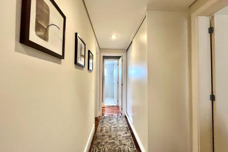 Apartamento para alugar com 158m², 3 quartos e 2 vagas Apartamento para alugar com 158m², 3 quartos e 2 vagasCorredor